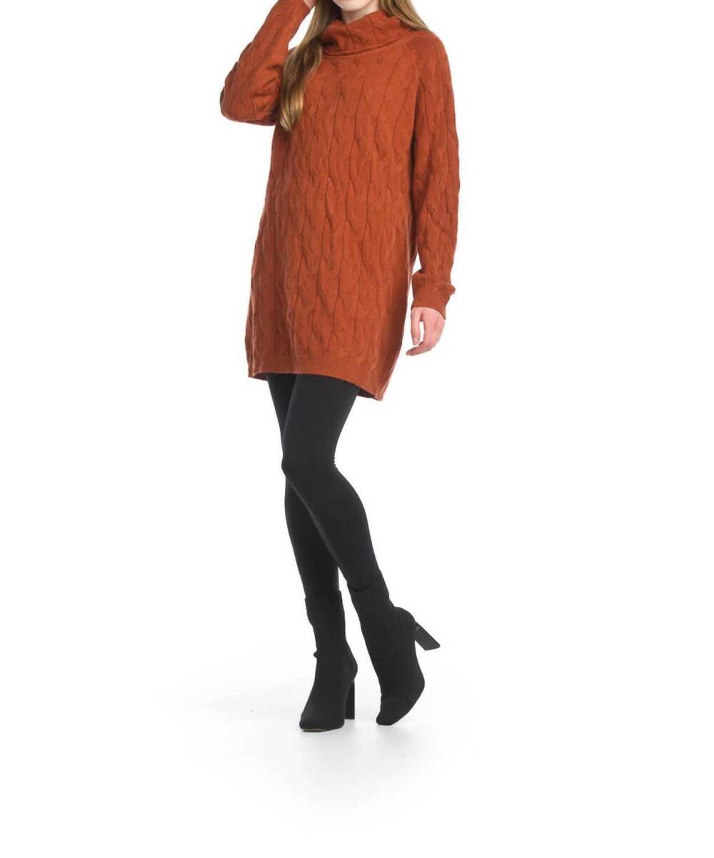 NEW PAPILLON cable knit sweater in rust